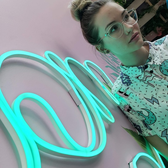 Meet your Posher, Amber - Picture 3 of 4